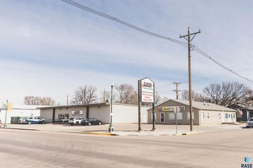 900 N Main St Street, Mitchell, SD, 57301 | Card Image