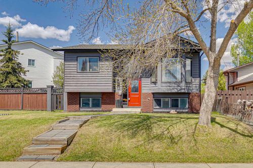 56 Riverbrook Rd Se, Calgary, AB, T2C3P9 | Card Image