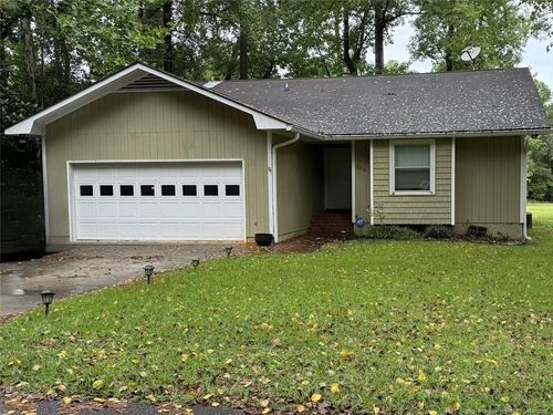 684 Wren Ln, Vass, NC, 28394-8676 | Card Image