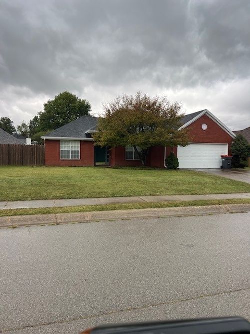 123 E Colorado Ave, Springdale, AR, 72764-6600 | Card Image