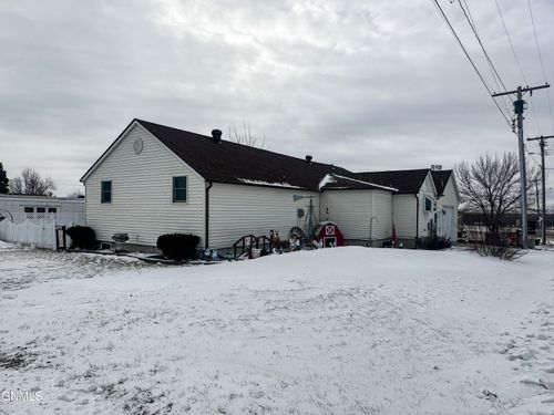 121 8th Street, Washburn, ND, 58577 | Card Image