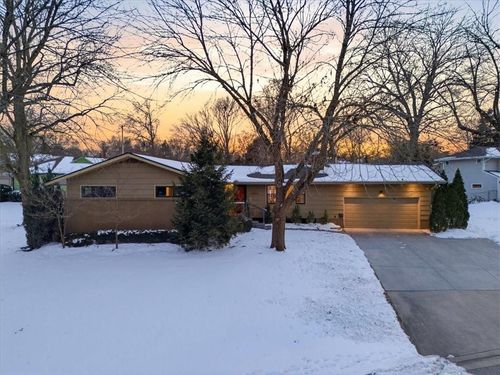 3003 82nd Ter, Leawood, KS, 66206-1115 | Card Image