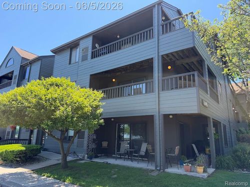 206-2445 Riverside Dr, Trenton, MI, 48183-2762 | Card Image