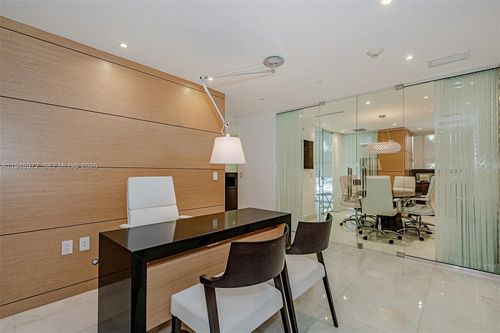 ste-201-75 Se 6th St, MIAMI, FL, 33131-2888 | Card Image