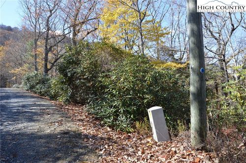 4 Roger'S Green Mountain, Sparta, NC, 28675 | Card Image