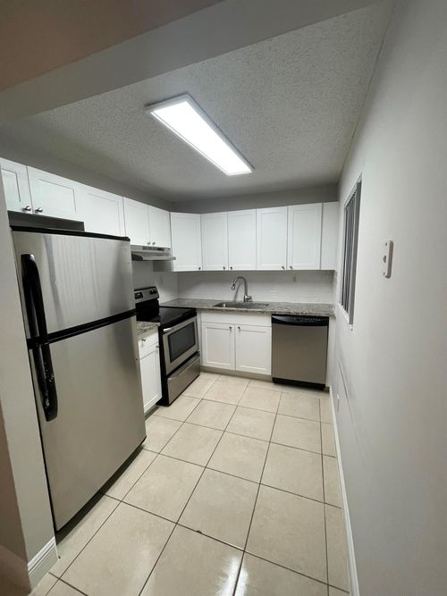 420 Meadows Cir, Boynton Beach, FL, 33436-8924 | Card Image