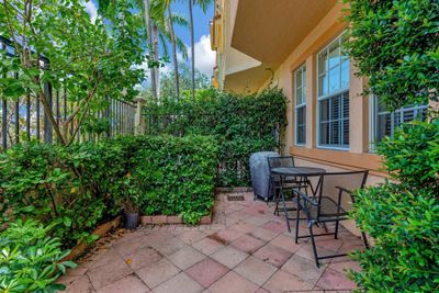 11796 Valencia Gardens Avenue, Townhouse with 3 bedrooms, 3 bathrooms and null parking in Palm Beach Gardens FL | Image 3