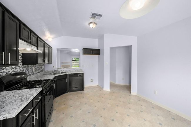 15819 Nutcracker Ct, House other with 3 bedrooms, 2 bathrooms and 2 parking in Humble TX | Image 6