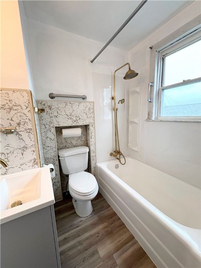 935 Hilltop St, House other with 2 bedrooms, 1 bathrooms and 1 parking in Munhall PA | Image 6