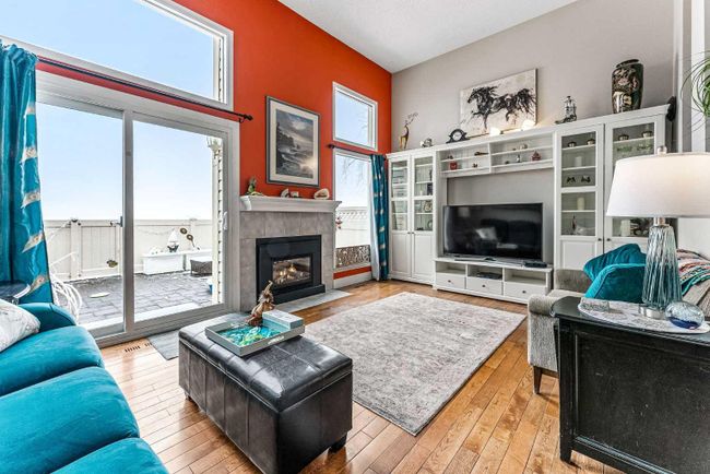 718 Queenston Terrace Se, Home with 2 bedrooms, 1 bathrooms and 2 parking in Calgary AB | Image 5
