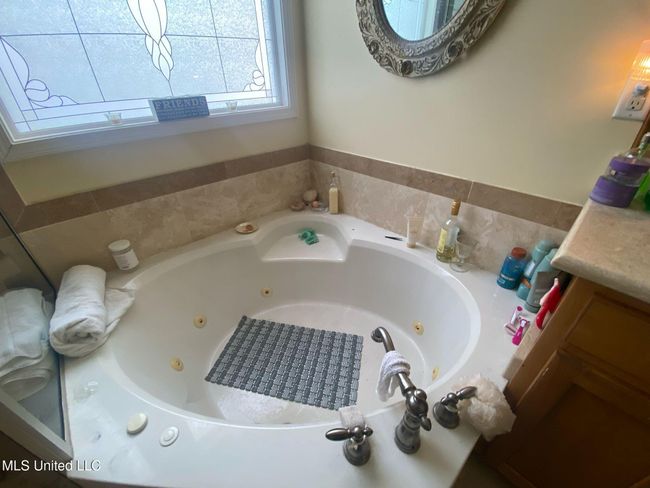 Primary Bathroom | Image 28