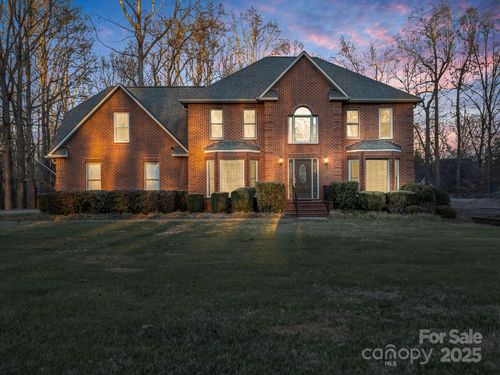 907 Weymouth Dr, Gastonia, NC, 28056-7554 | Card Image