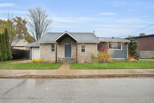 15 Arthur St, Forest, ON, N0N1J0 | Card Image