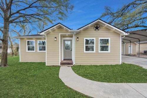 9238 Klondike St, Houston, TX, 77075-1638 | Card Image