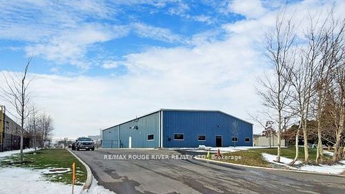 30 Minuk Acres, Scarborough, ON, M1E4Y6 | Card Image