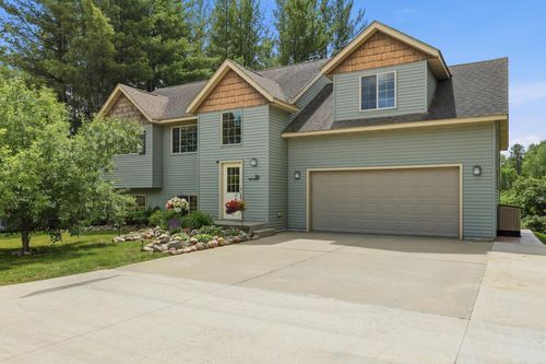 114 7th St Se, Menahga, MN, 56464-3284 | Card Image