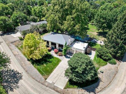 1067 Arlington Dr, Eagle, ID, 83616-4755 | Card Image