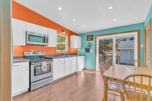 2800 Mabie Street, Delavan, WI, 53115 | Card Image