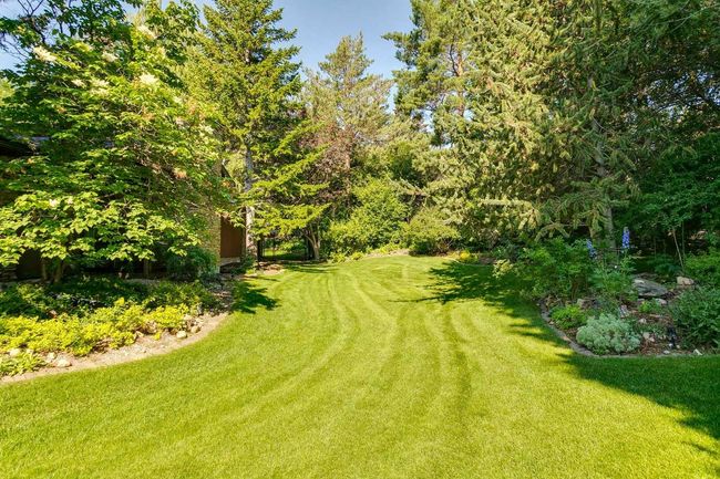 40 Eagle Ridge Pl Sw, House other with 5 bedrooms, 5 bathrooms and 8 parking in Calgary AB | Image 47
