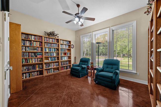 Amazing room that can be transitioned to a bedroom or remain a reading oasis. | Image 28