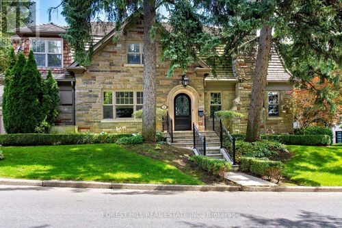 16 Forest Ridge Dr, Toronto, ON, M6B1H1 | Card Image