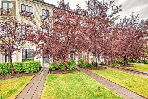227 Copperpond Common Se, Calgary, AB, T2Z1G5 | Card Image