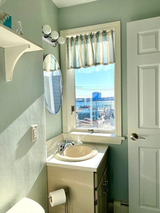 3 - 57 Front St, Condo with 2 bedrooms, 3 bathrooms and 1 parking in Beverly MA | Image 29