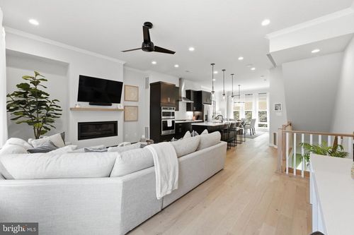 4617 Quinns Mill Way, CHANTILLY, VA, 20151-2135 | Card Image