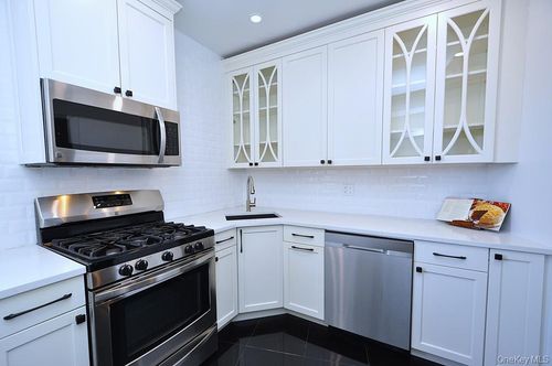 apt-2g-949 Palmer Rd, Yonkers, NY, 10708-3530 | Card Image