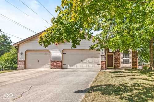 9206 Park Ave, Indianapolis, IN, 46240-1047 | Card Image