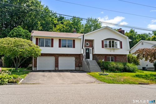 11 Middleway E, Waterbury, CT, 06708-3222 | Card Image