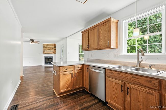 Kitchen with open floor plan, dishwasher, Range/Oven | Image 11