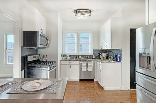 apt-3-173 Walnut St, Chelsea, MA, 02150-2436 | Card Image