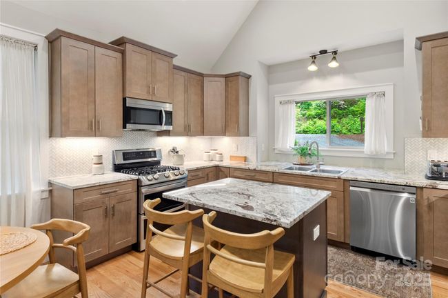 68 Huckleberry Ridge Ln, House other with 3 bedrooms, 3 bathrooms and null parking in Zirconia NC | Image 7
