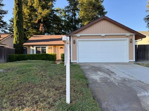 7213 La Tour, Sacramento, CA, 95842 | Card Image