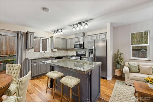 24114 Se 281st St, Maple Valley, WA, 98038-5153 | Card Image
