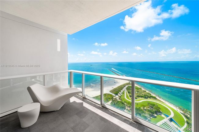 APT-3003 - 100 S Pointe Dr, Condo with 3 bedrooms, 4 bathrooms and null parking in Miami Beach FL | Image 27