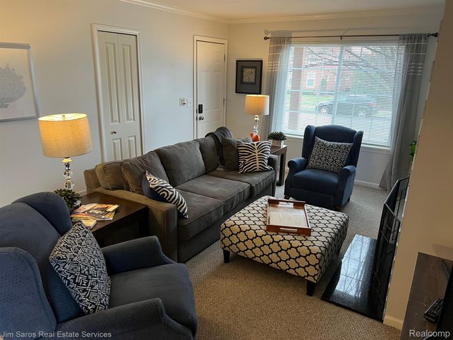 906 Neff Rd, House other with 2 bedrooms, 1 bathrooms and null parking in Grosse Pointe MI | Image 9