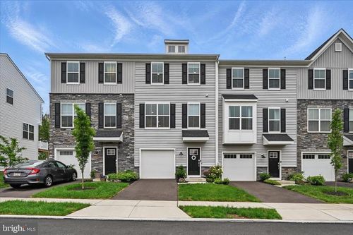 825 Pecan Rd, SPRING CITY, PA, 19475-1418 | Card Image