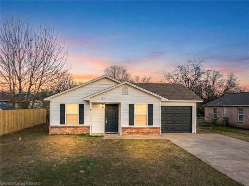 821 S 39th St, Van Buren, AR, 72956-6049 | Card Image