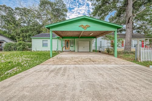 1719 W Sealy St, Alvin, TX, 77511-5745 | Card Image