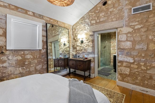 125 W San Antonio St, Home with 2 bedrooms, 3 bathrooms and 2 parking in Fredericksburg TX | Image 41