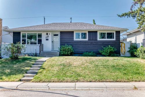 727 Macleay Road Ne, Calgary, AB, T2E6C6 | Card Image