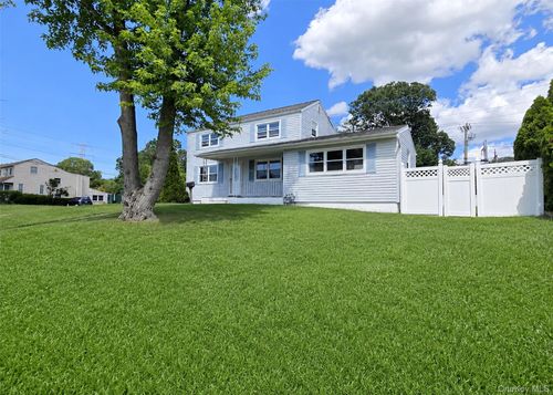 290 Eastwood Blvd, Centereach, NY, 11720-2557 | Card Image