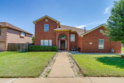 5711 Homestead Rd, Arlington, TX, 76017-3011 | Card Image