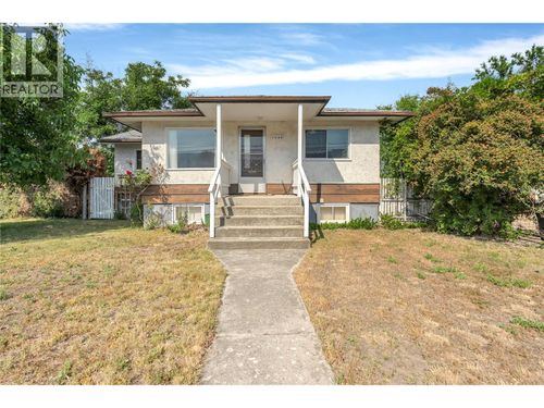 1049 Government St, Penticton, BC, V2A4T9 | Card Image