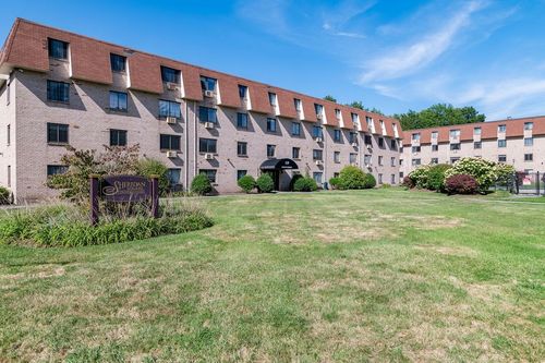 apt-231-119 Grove St, Rockland, MA, 02370-2353 | Card Image