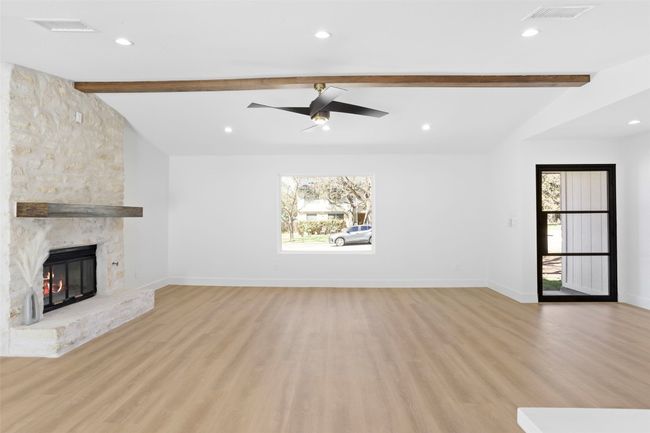 Tons of natural light from large windows and door | Image 8