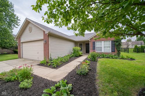 5715 Bruce Blvd, Noblesville, IN, 46062-9254 | Card Image