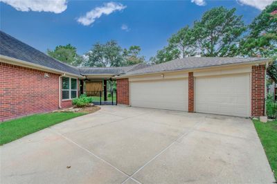 12307 Seagrove Court, House other with 3 bedrooms, 2 bathrooms and null parking in Houston TX | Image 2